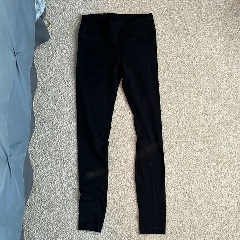 Black athletic leggings